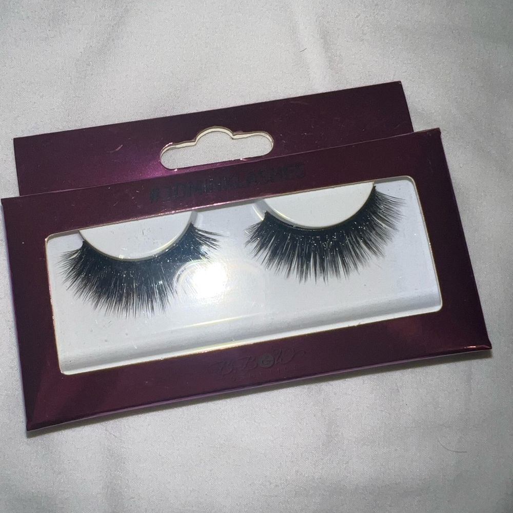 Lashes - Picture 3 of 3